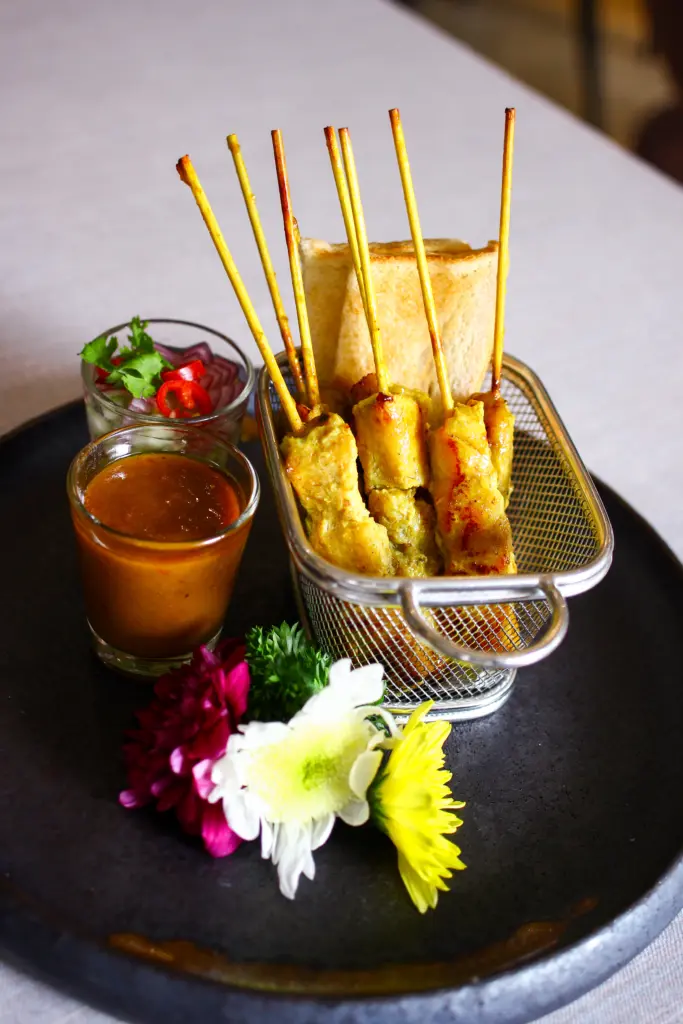 deprimerangnamhotel-dining